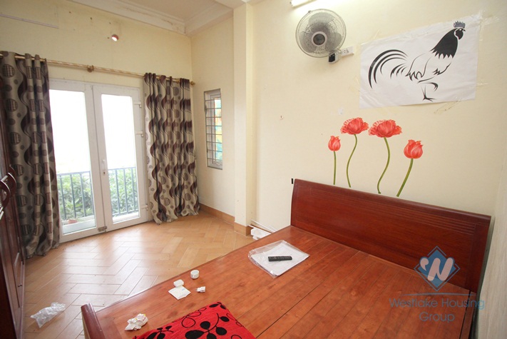Lake view with three bedrooms house for rent in Tay Ho district, Ha Noi city